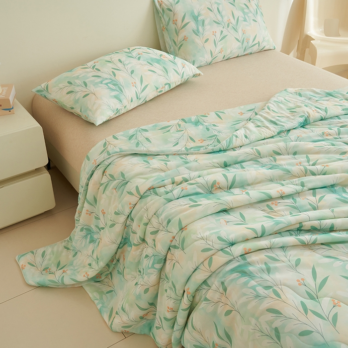 91家纺网 家纺一手货源 找家纺 畅销被业 2026新款卡通印花跨境外贸有氨凉感丝冰淇淋夏凉被空调被 绿风铃