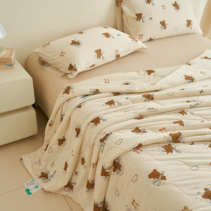 91家纺网 家纺一手货源 找家纺 畅销被业 2026新款卡通印花跨境外贸有氨凉感丝冰淇淋夏凉被空调被 小飞熊