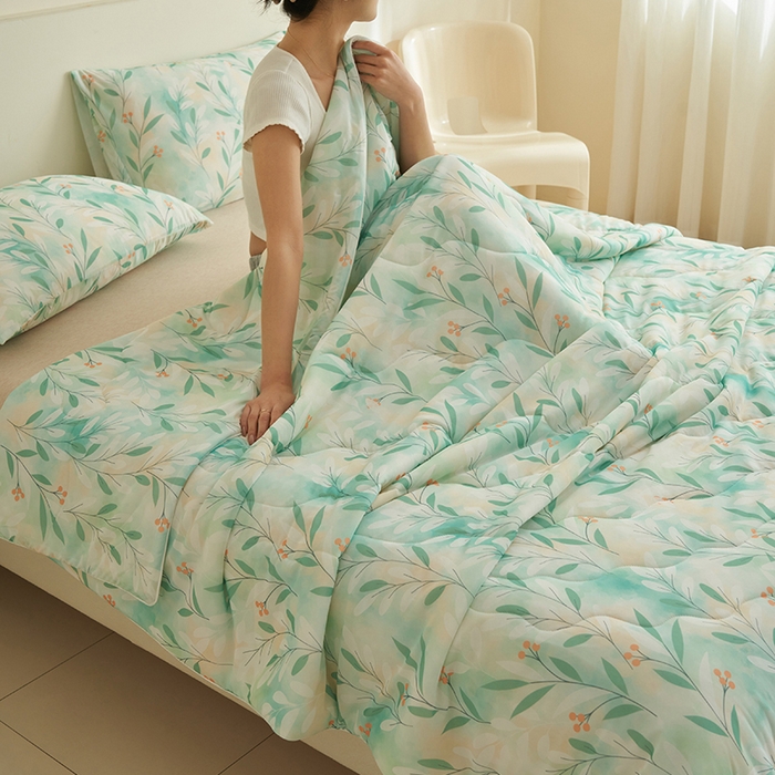 91家纺网 家纺一手货源 找家纺 畅销被业 2026新款卡通印花跨境外贸有氨凉感丝冰淇淋夏凉被空调被 绿风铃