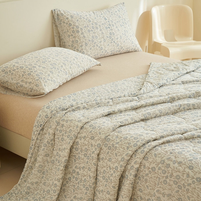 91家纺网 家纺一手货源 找家纺 畅销被业 2026新款卡通印花跨境外贸有氨凉感丝冰淇淋夏凉被空调被 小碎花