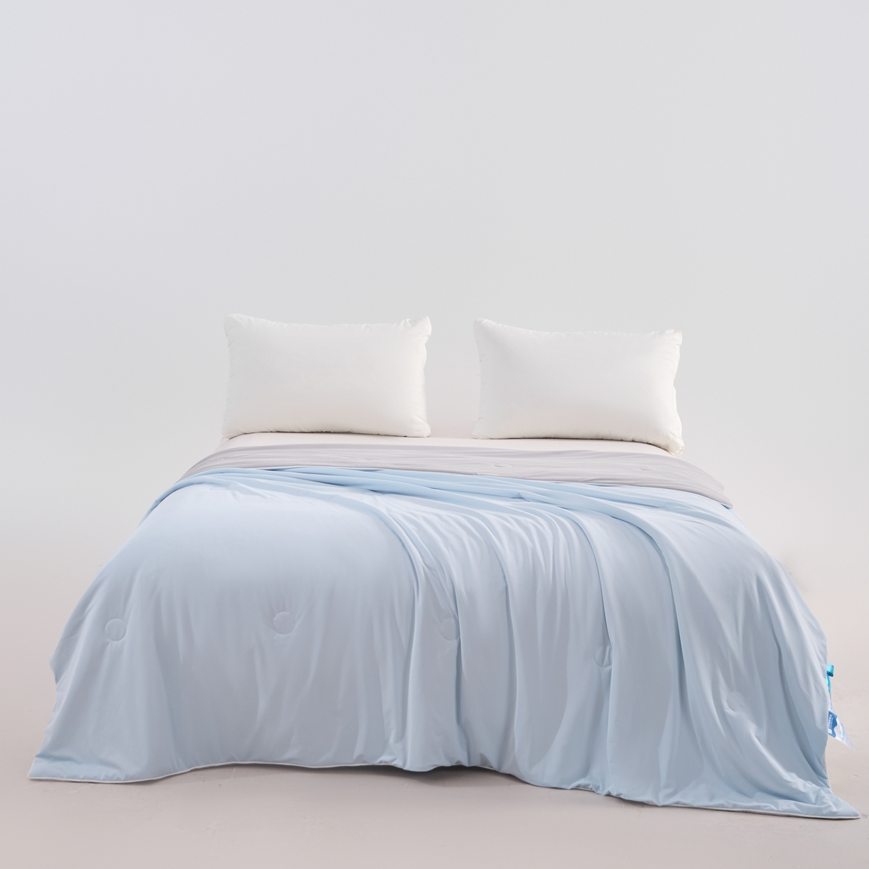 91家纺网 家纺一手货源 找家纺 苏羿家纺 2026春夏新款A类踩棉工艺凉感丝纯色夏被空调被夏凉被 被子被芯 绅士灰+天空蓝