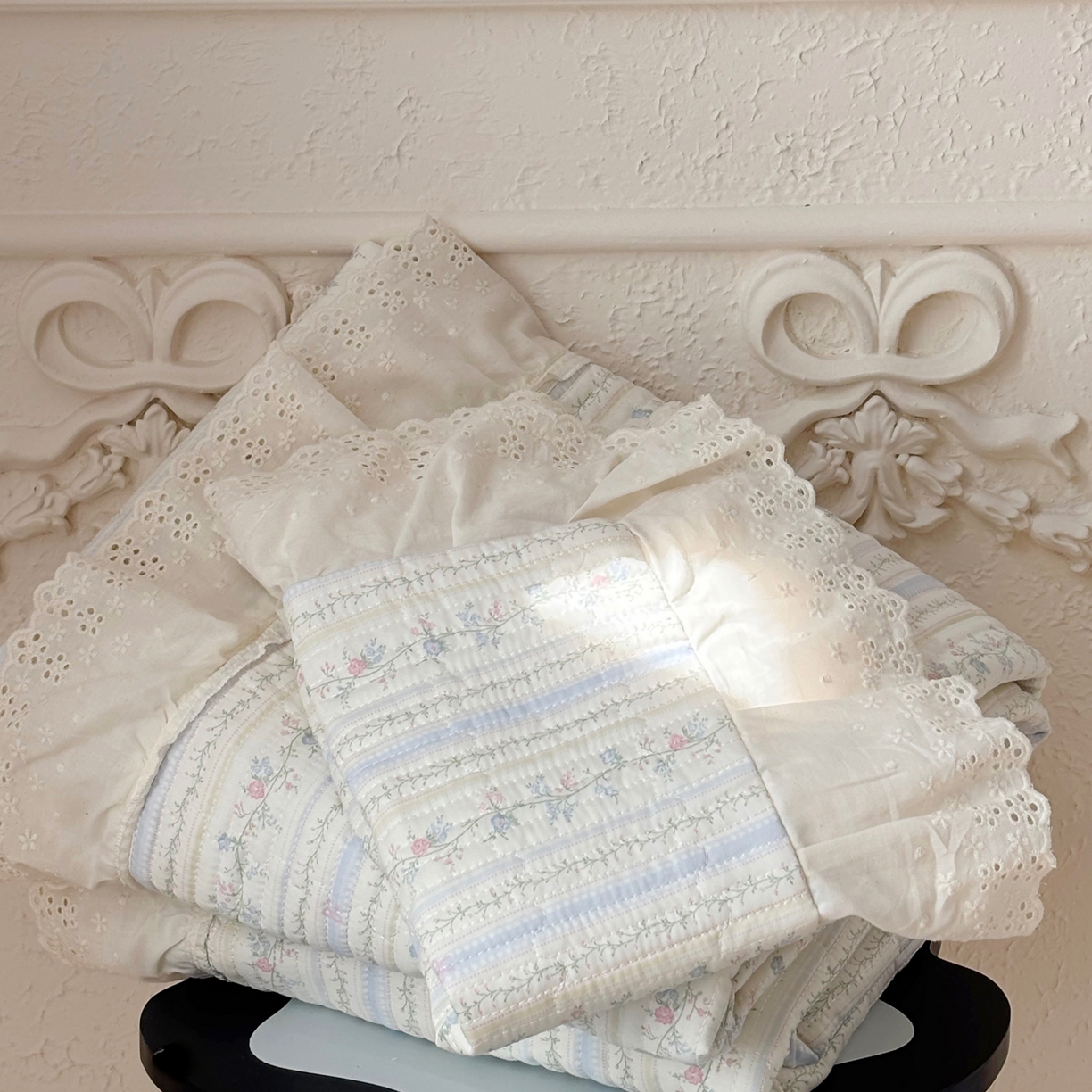 91家纺网 家纺一手货源 找家纺 满座家居 2026新款法式纯棉花边全棉床盖四件套小碎花田园风 知梦