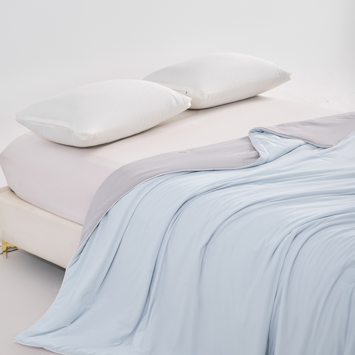 91家纺网 家纺一手货源 找家纺 苏羿家纺 2026春夏新款A类踩棉工艺凉感丝纯色夏被空调被夏凉被 被子被芯 绅士灰+天空蓝