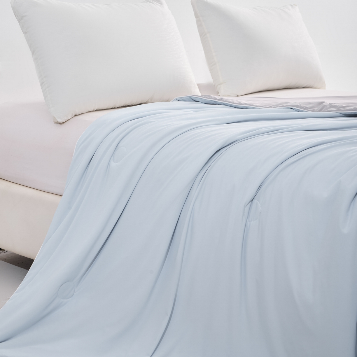 91家纺网 家纺一手货源 找家纺 苏羿家纺 2026春夏新款A类踩棉工艺凉感丝纯色夏被空调被夏凉被 被子被芯 绅士灰+天空蓝