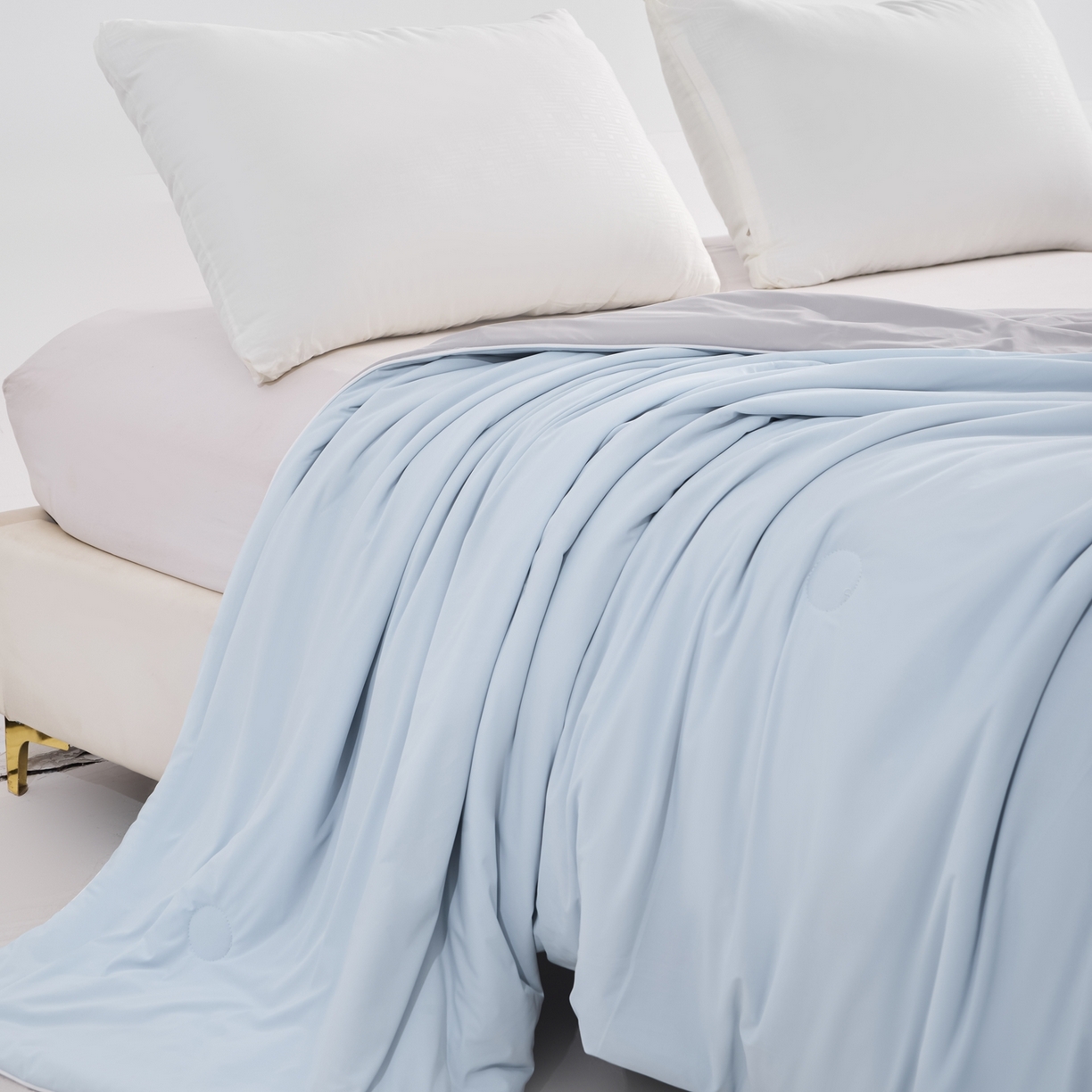 91家纺网 家纺一手货源 找家纺 苏羿家纺 2026春夏新款A类踩棉工艺凉感丝纯色夏被空调被夏凉被 被子被芯 绅士灰+天空蓝