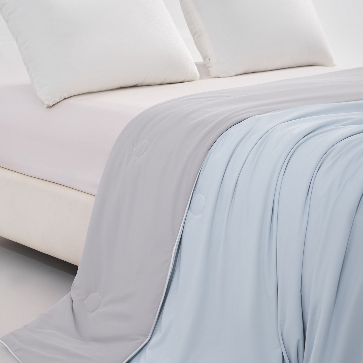 91家纺网 家纺一手货源 找家纺 苏羿家纺 2026春夏新款A类踩棉工艺凉感丝纯色夏被空调被夏凉被 被子被芯 绅士灰+天空蓝