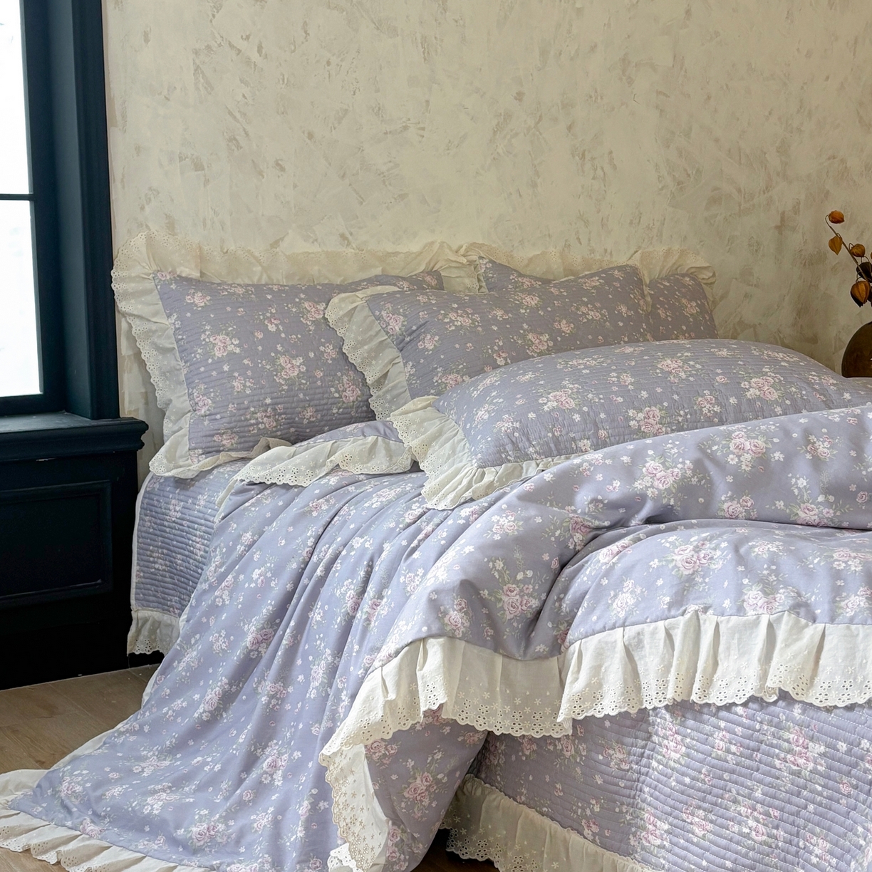 91家纺网 家纺一手货源 找家纺 满座家居 2026新款法式纯棉花边全棉床盖四件套小碎花田园风 紫韵