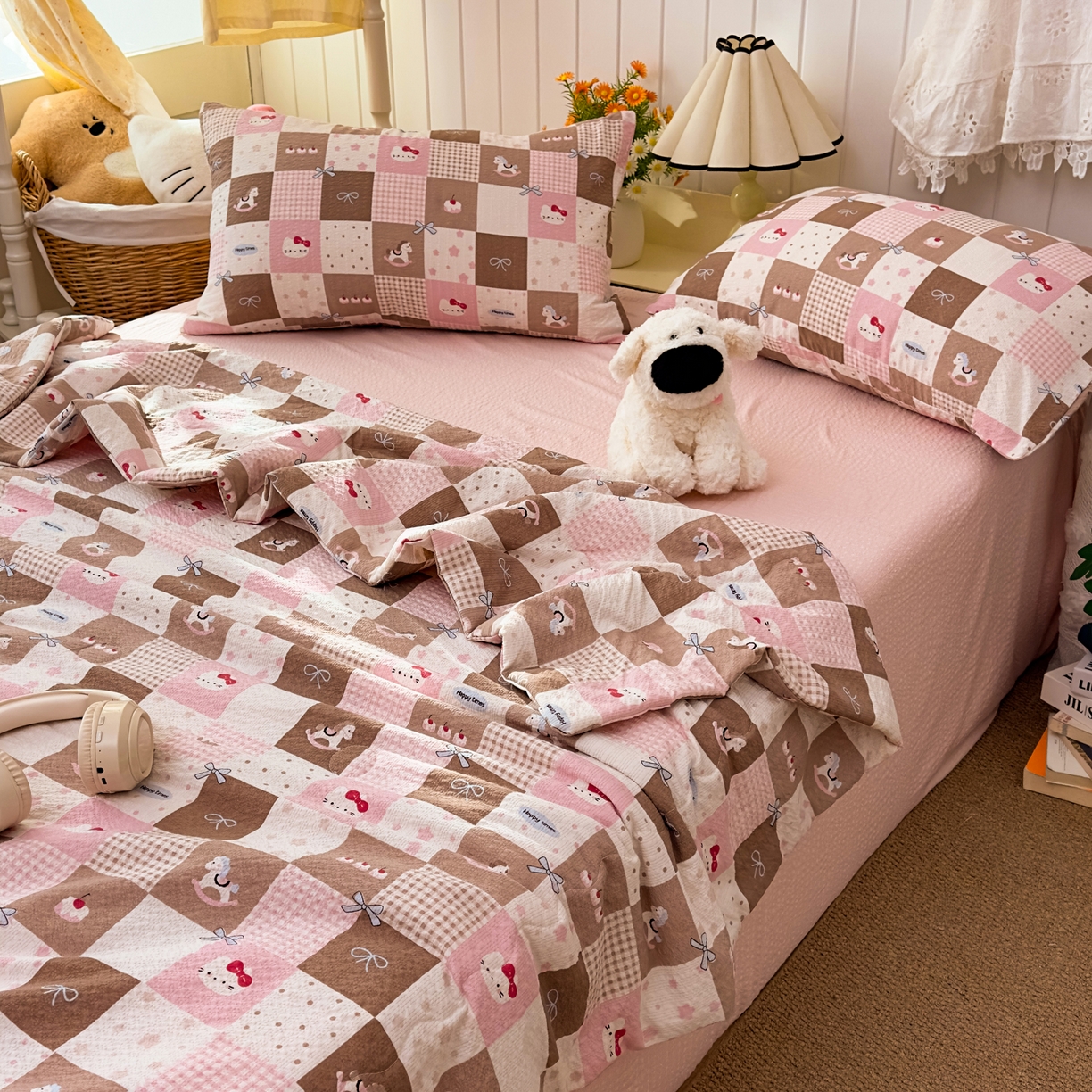 91家纺网 家纺一手货源 找家纺 2026新款泡芙棉卡通夏被四件套双层纱单夏被 夏被-木马甜梦格