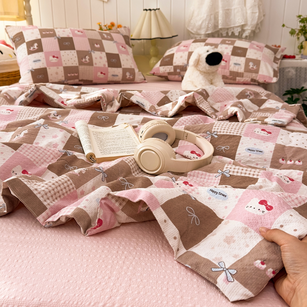 91家纺网 家纺一手货源 找家纺 2026新款泡芙棉卡通夏被四件套双层纱单夏被 夏被-木马甜梦格