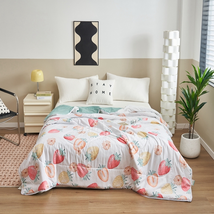 91家纺网 家纺一手货源 找家纺 畅销被业 2026新款A类水洗棉印花夏被空调被夏凉被 草莓甜心