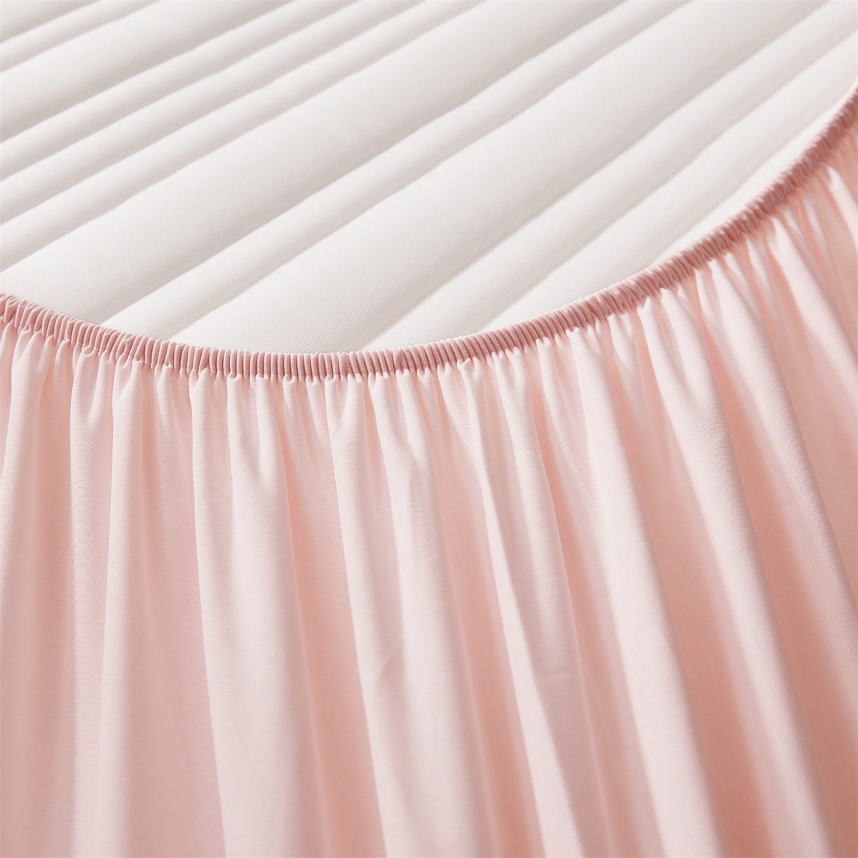 91家纺网 家纺一手货源 找家纺 雯豆家纺 2026春夏新款氨纶凉感丝床笠夏被四件套0.28凉感值空调被子被芯 知夏-粉