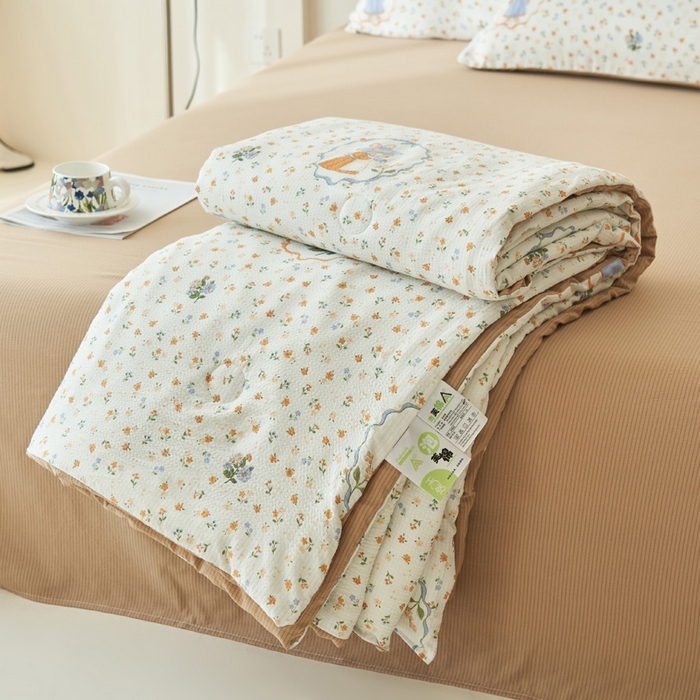 91家纺网 家纺一手货源 找家纺 畅销被业 2026新款A类泡芙棉印花夏被四件套 花园小兔