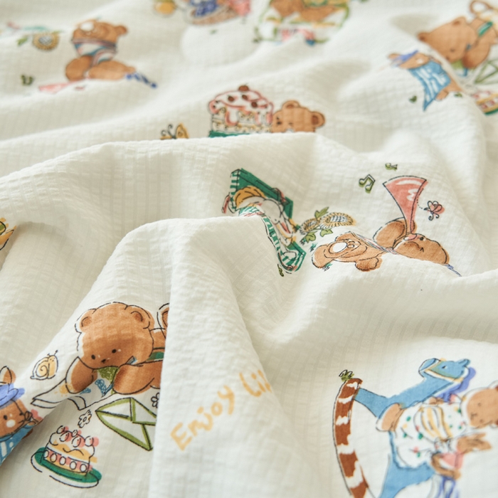 91家纺网 家纺一手货源 找家纺 畅销被业 2026新款A类泡芙棉印花夏被四件套 欢乐熊