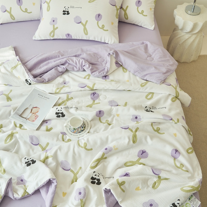 91家纺网 家纺一手货源 找家纺 畅销被业 2026新款A类泡芙棉印花夏被四件套 元气熊猫