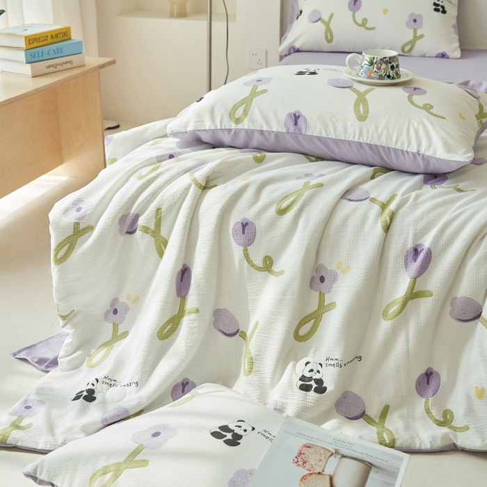 91家纺网 家纺一手货源 找家纺 畅销被业 2026新款A类泡芙棉印花夏被四件套 元气熊猫