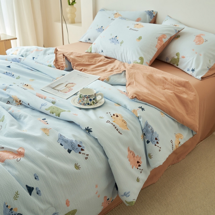 91家纺网 家纺一手货源 找家纺 畅销被业 2026新款A类泡芙棉印花夏被四件套 恐龙乐园