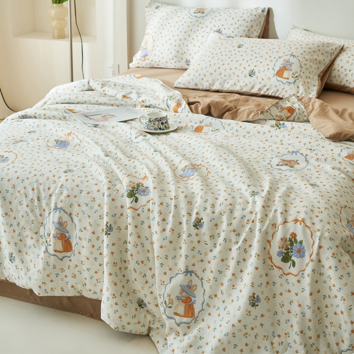 91家纺网 家纺一手货源 找家纺 畅销被业 2026新款A类泡芙棉印花夏被四件套 花园小兔