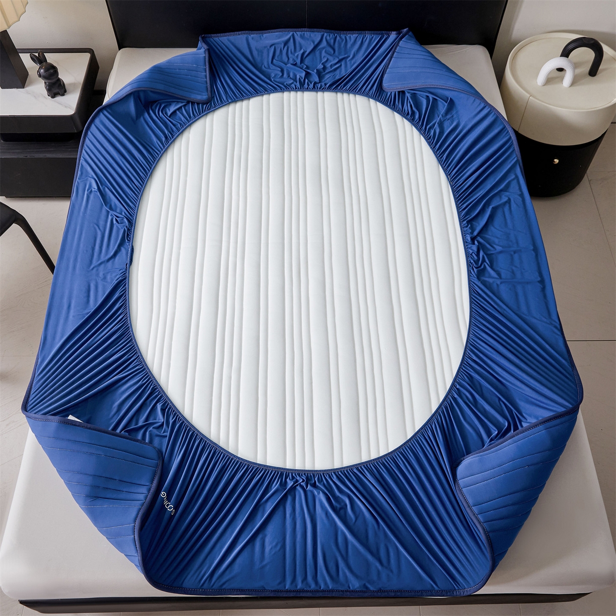 91家纺网 家纺一手货源 找家纺 雯豆家纺 2026春夏新款氨纶凉感丝床笠夏被四件套0.28凉感值空调被子被芯 知夏-黛蓝