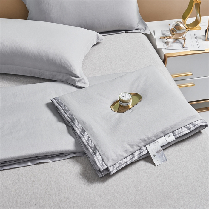 91家纺网 家纺一手货源 找家纺 畅销被业 2026新款燕窝蛋白夏被 被子被芯 夏凉被 绅士灰