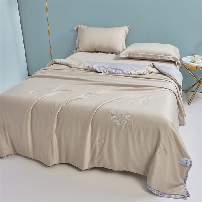 91家纺网 家纺一手货源 找家纺 畅销被业 2026新款燕窝蛋白夏被 被子被芯 夏凉被 卡其色