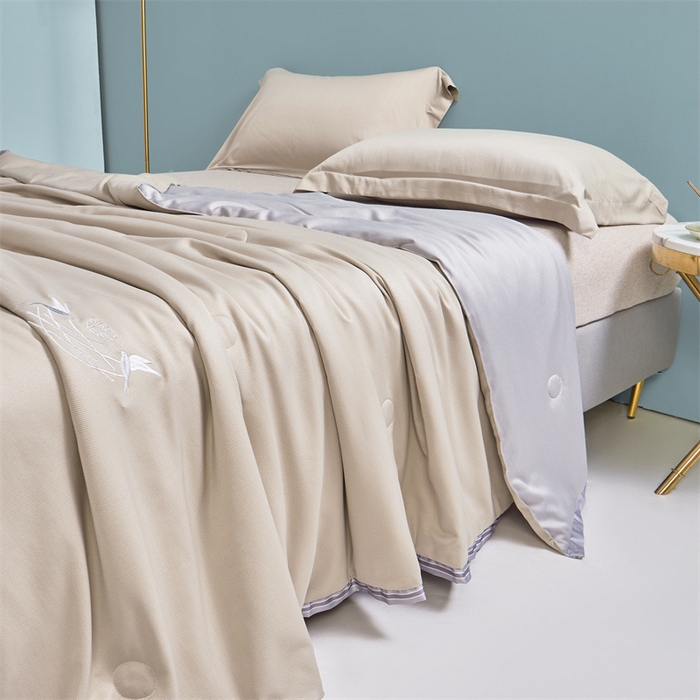 91家纺网 家纺一手货源 找家纺 畅销被业 2026新款燕窝蛋白夏被 被子被芯 夏凉被 卡其色