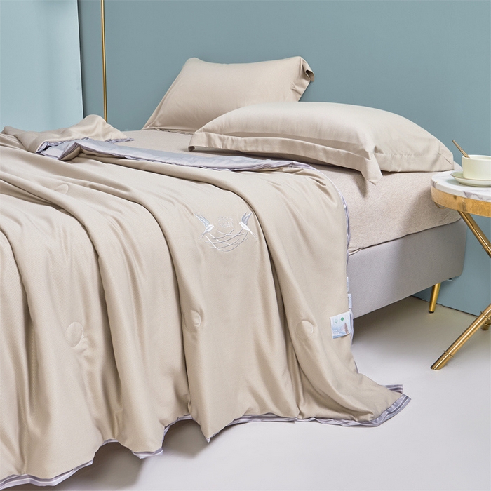 91家纺网 家纺一手货源 找家纺 畅销被业 2026新款燕窝蛋白夏被 被子被芯 夏凉被 卡其色