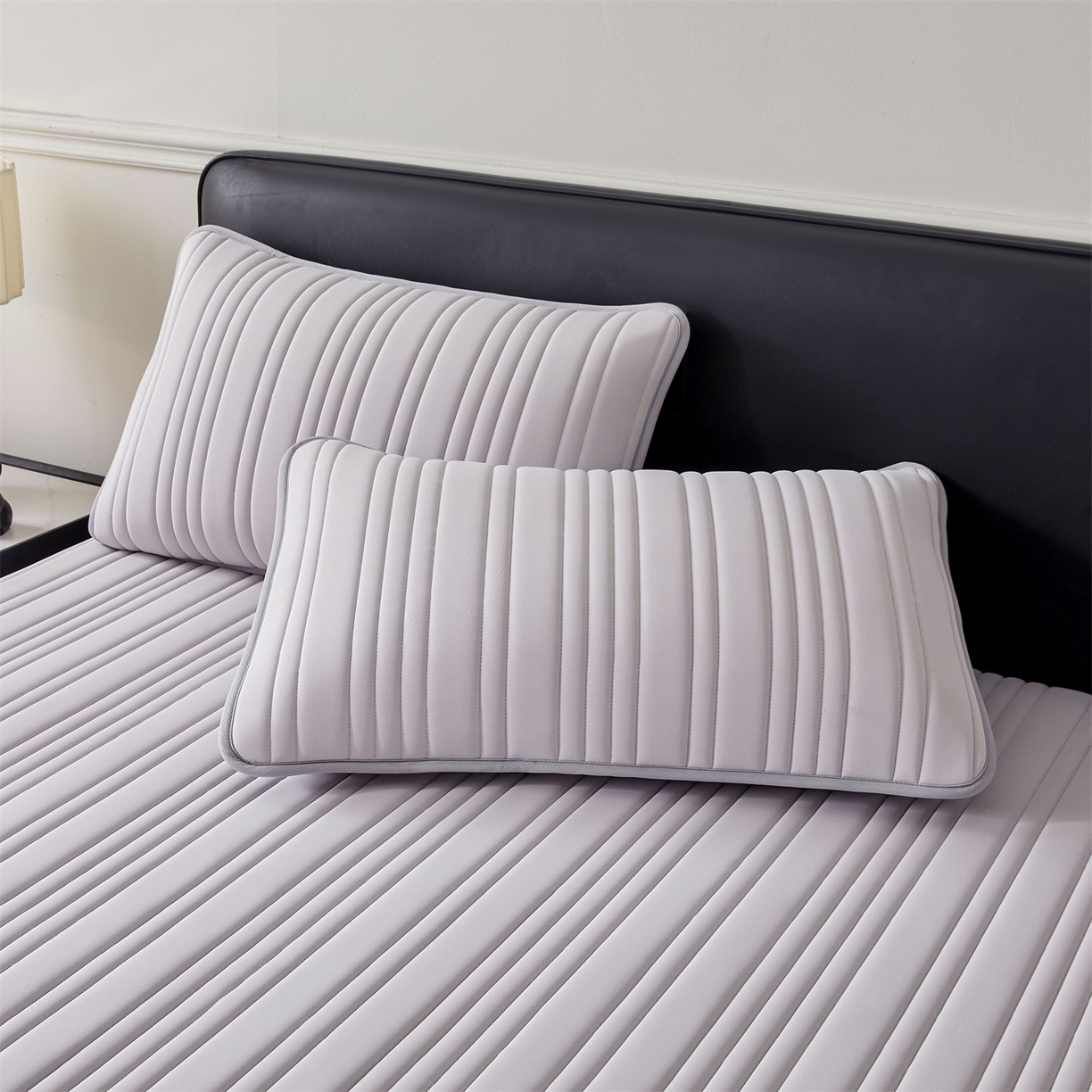 91家纺网 家纺一手货源 找家纺 雯豆家纺 2026春夏新款氨纶凉感丝床笠夏被四件套0.28凉感值空调被子被芯 知夏-浅灰