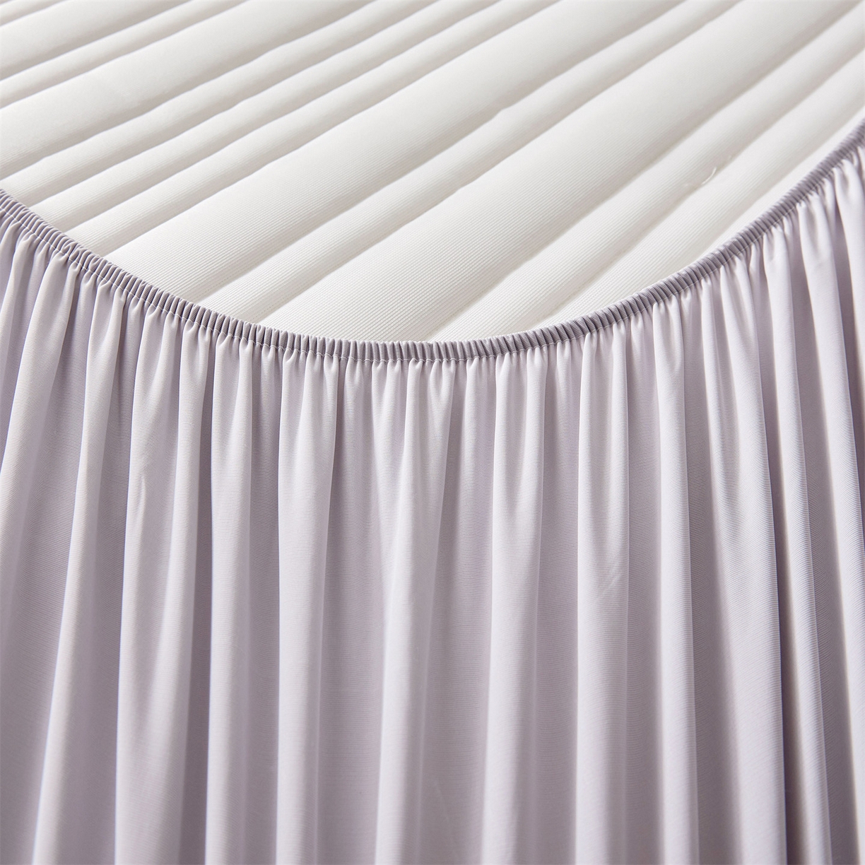 91家纺网 家纺一手货源 找家纺 雯豆家纺 2026春夏新款氨纶凉感丝床笠夏被四件套0.28凉感值空调被子被芯 知夏-浅灰