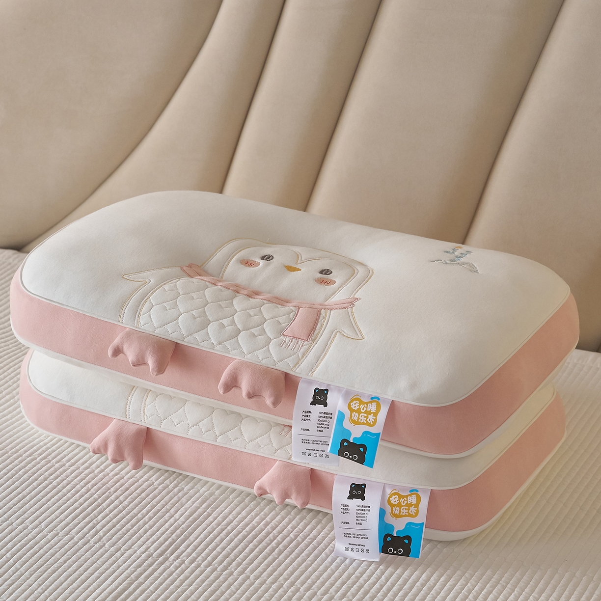 91家纺网 家纺一手货源 找家纺 乐可 2026新款卡通儿童枕 氧气鹅粉