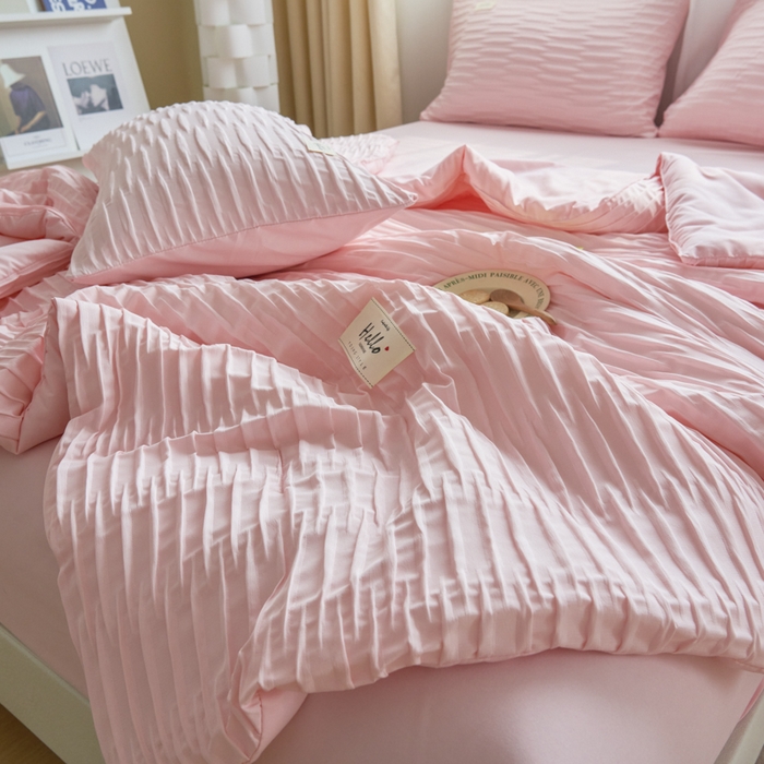 91家纺网 家纺一手货源 找家纺 畅销被业 2026新款泡泡纱水洗棉夏被四件套 被子被芯 泡泡纱-浅粉色