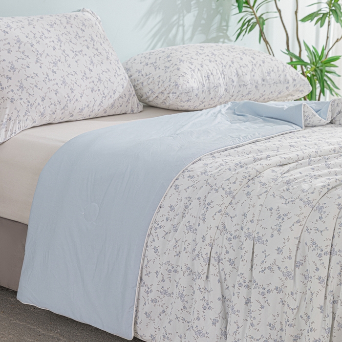 91家纺网 家纺一手货源 找家纺 苏羿家纺 2026春夏新款A类踩棉工艺凉感丝印花夏被夏凉被空调被 春日兰