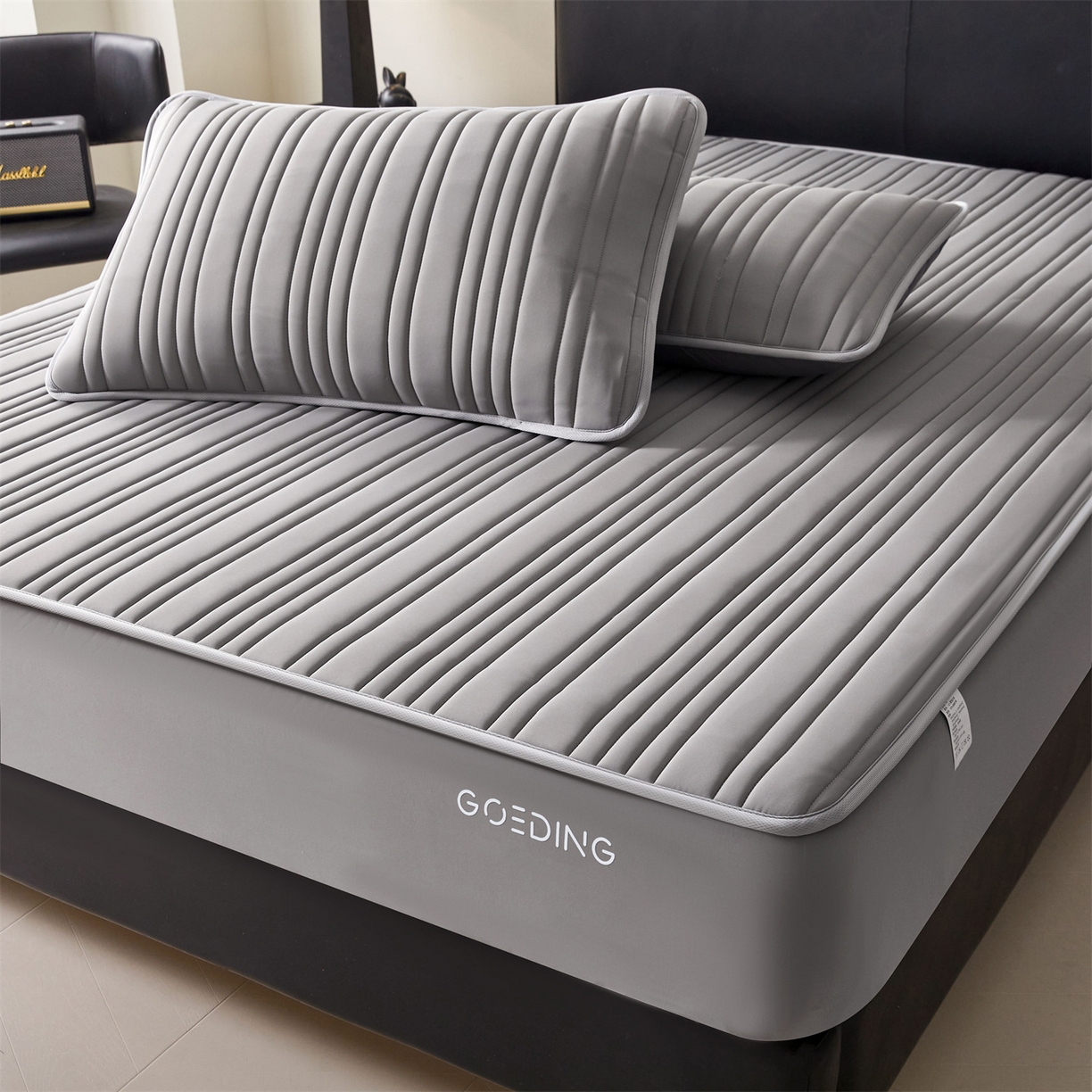 91家纺网 家纺一手货源 找家纺 雯豆家纺 2026春夏新款氨纶凉感丝床笠夏被四件套0.28凉感值空调被子被芯 知夏-深灰