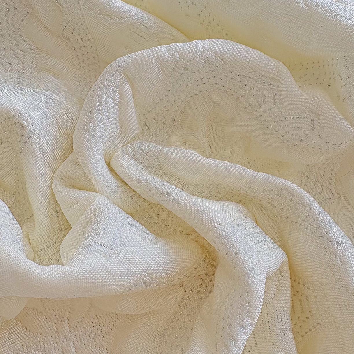 91家纺网 家纺一手货源 找家纺 暖芯家纺 2026新款PE乙纶高克重凉感丝网纱床裙凉席席子三件套 洛芙漫-奶昔白