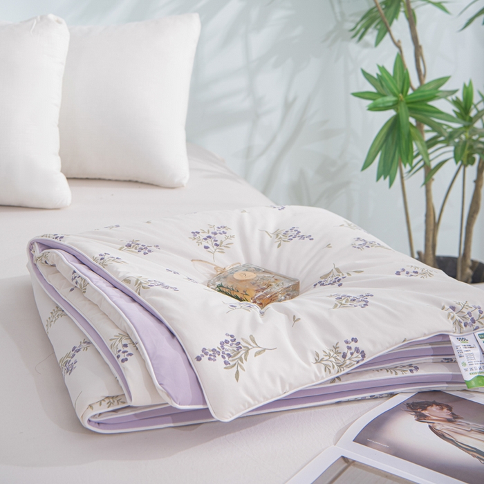 91家纺网 家纺一手货源 找家纺 苏羿家纺 2026春夏新款A类踩棉工艺凉感丝印花夏被夏凉被空调被 莫奈花园