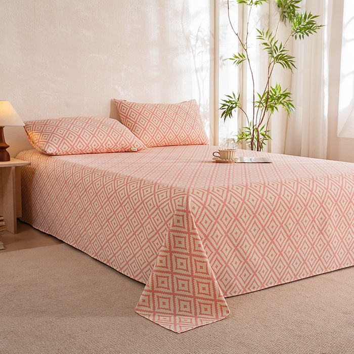 91家纺网 家纺一手货源 找家纺 博弈家纺   2026新款亲肤舒适原棉老粗布床单凉席三件套系列 图文迷宫-黄