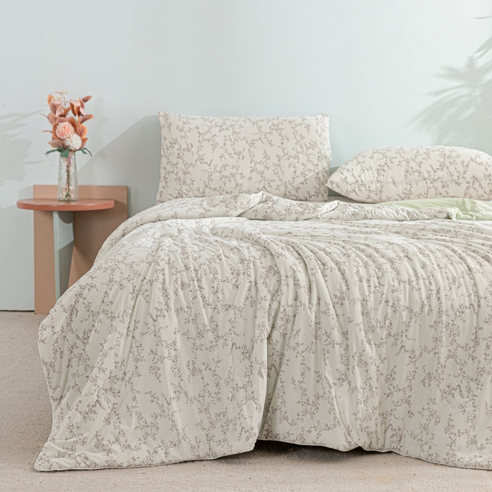 91家纺网 家纺一手货源 找家纺 苏羿家纺 2026春夏新款A类踩棉工艺凉感丝印花夏被夏凉被空调被 夏礼