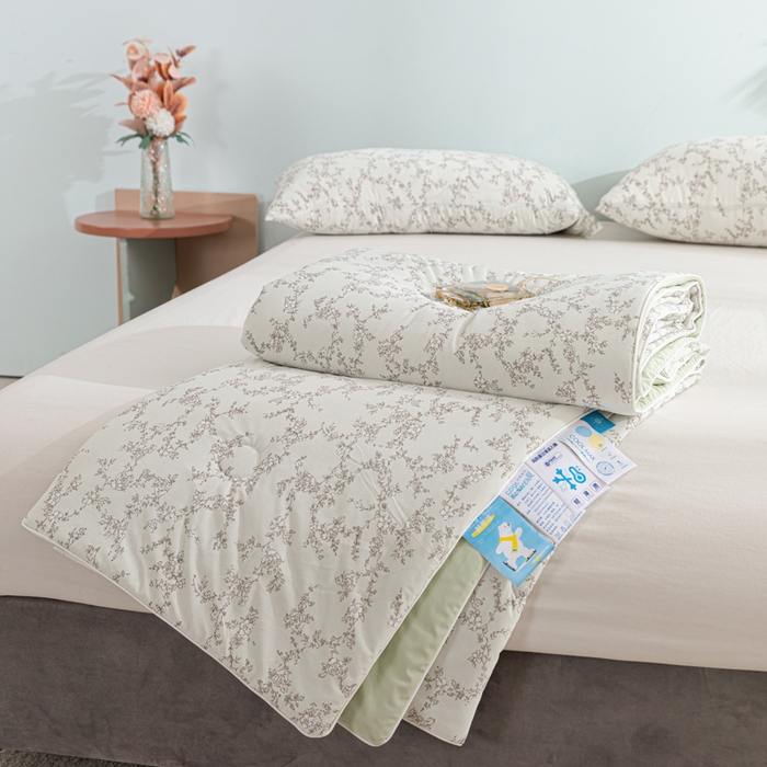 91家纺网 家纺一手货源 找家纺 苏羿家纺 2026春夏新款A类踩棉工艺凉感丝印花夏被夏凉被空调被 夏礼