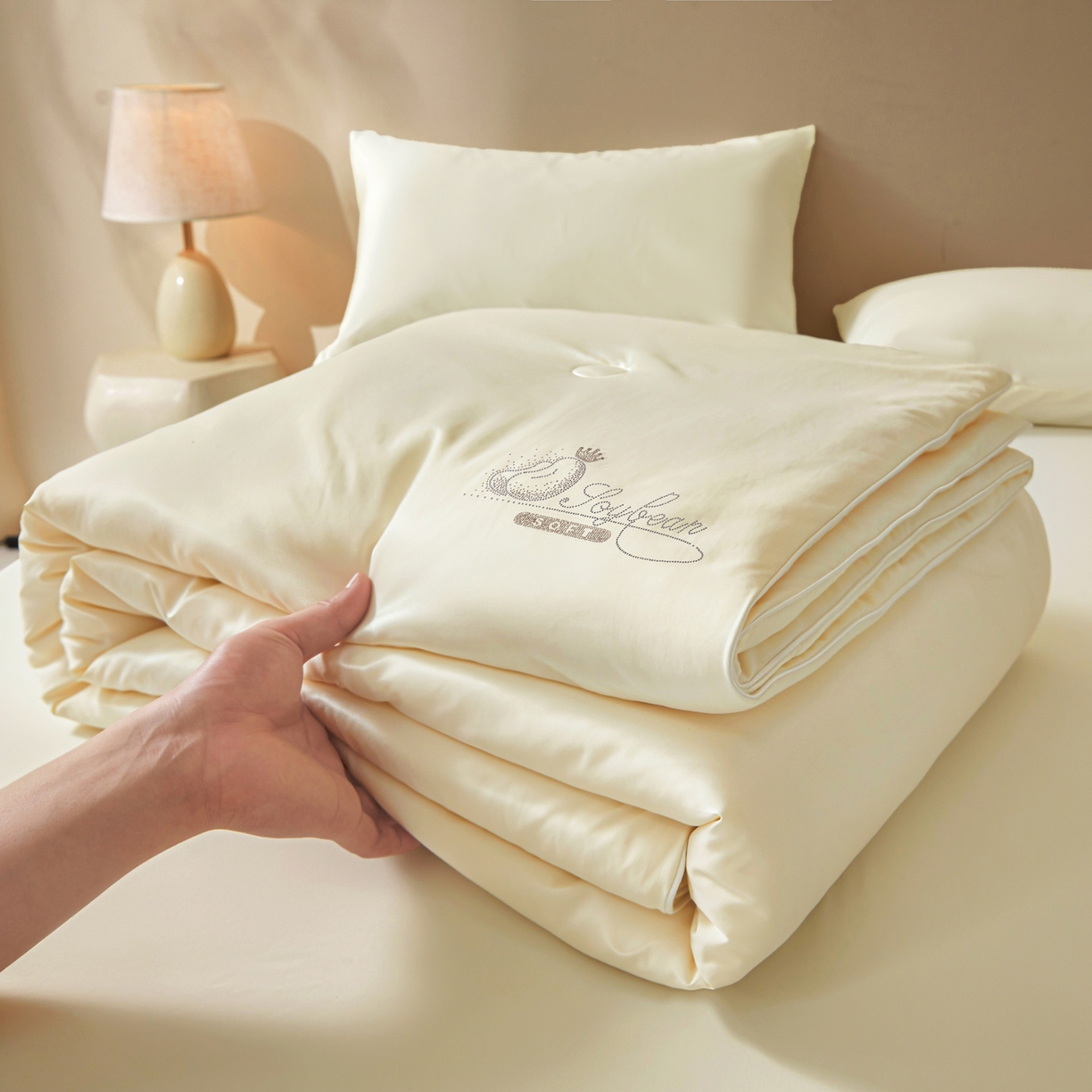 91家纺网 家纺一手货源 找家纺 （总）晓时候 2026新款大豆纤维夏凉被仿锦氨凉感夏被烫钻空调被被子被芯