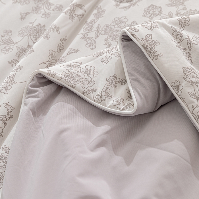 91家纺网 家纺一手货源 找家纺 苏羿家纺 2026春夏新款A类踩棉工艺凉感丝印花夏被夏凉被空调被 香颂