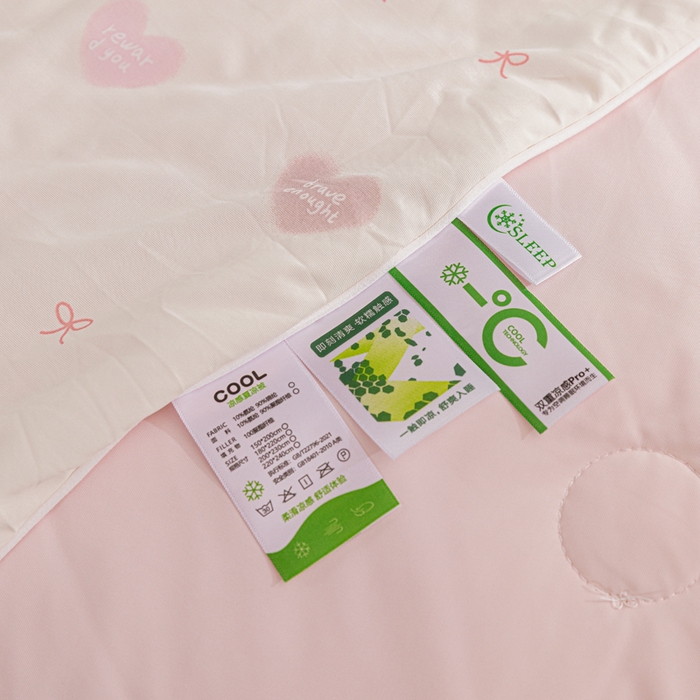 91家纺网 家纺一手货源 找家纺 苏羿家纺 2026春夏新款A类踩棉工艺凉感丝印花夏被夏凉被空调被 心动