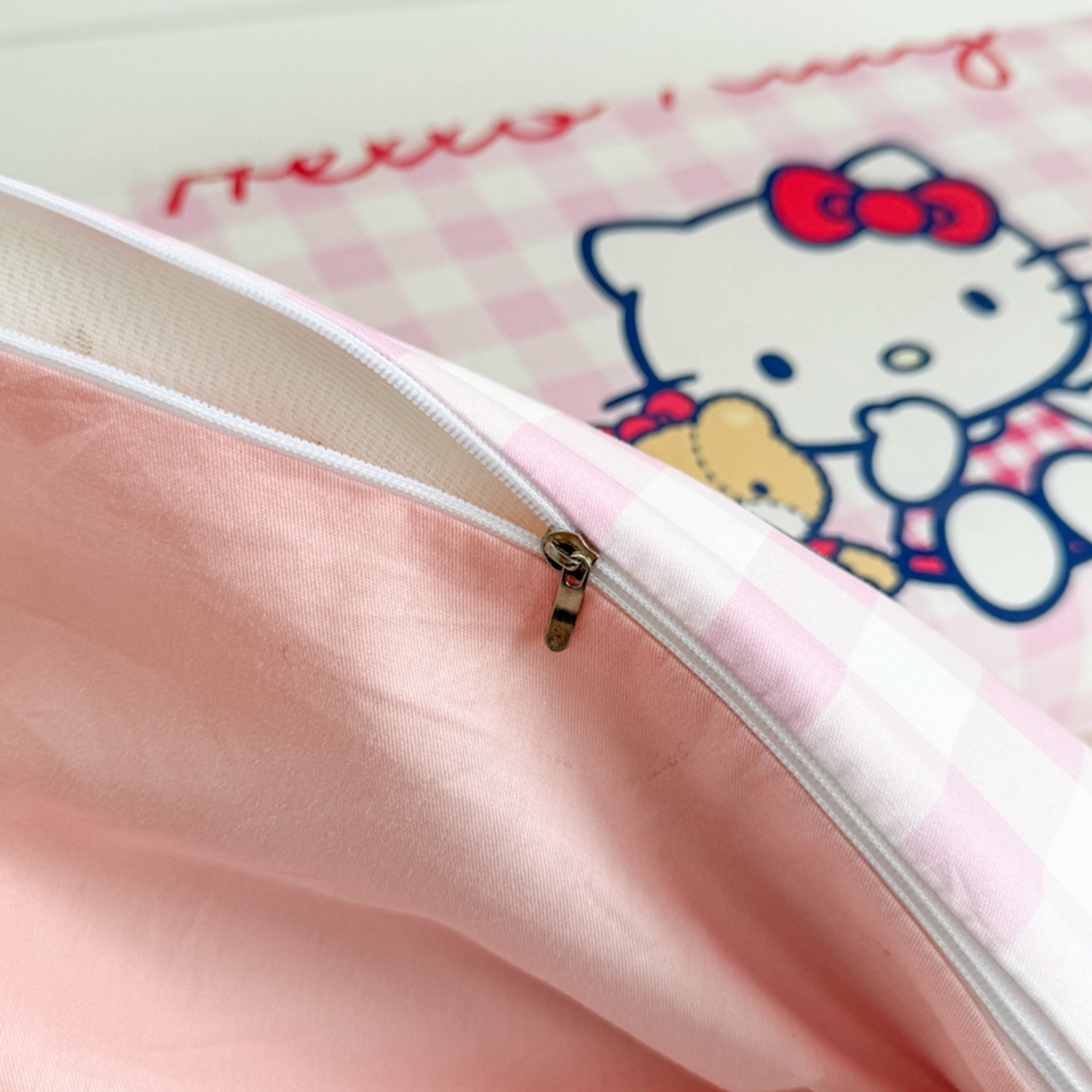 91家纺网 家纺一手货源 找家纺 花满路 2026新款卡通儿童三丽鸥枕头枕芯 粉格kt