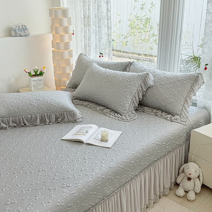 91家纺网 家纺一手货源 找家纺 金绣美居 2026新款PE高分子复合凉感席韩版床裙款凉席三件套-小确幸 （控价不低于159/169元）小确幸-灰色