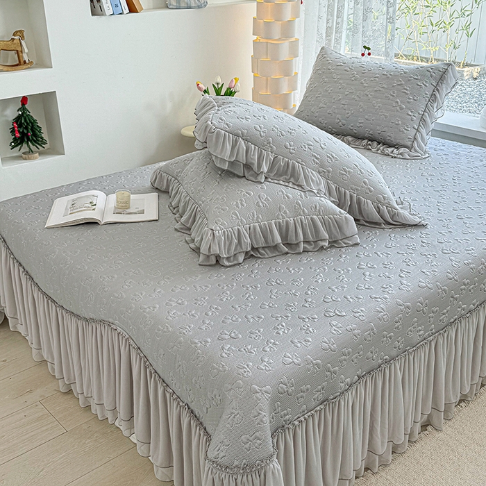 91家纺网 家纺一手货源 找家纺 金绣美居 2026新款PE高分子复合凉感席韩版床裙款凉席三件套-小确幸 （控价不低于159/169元）小确幸-灰色