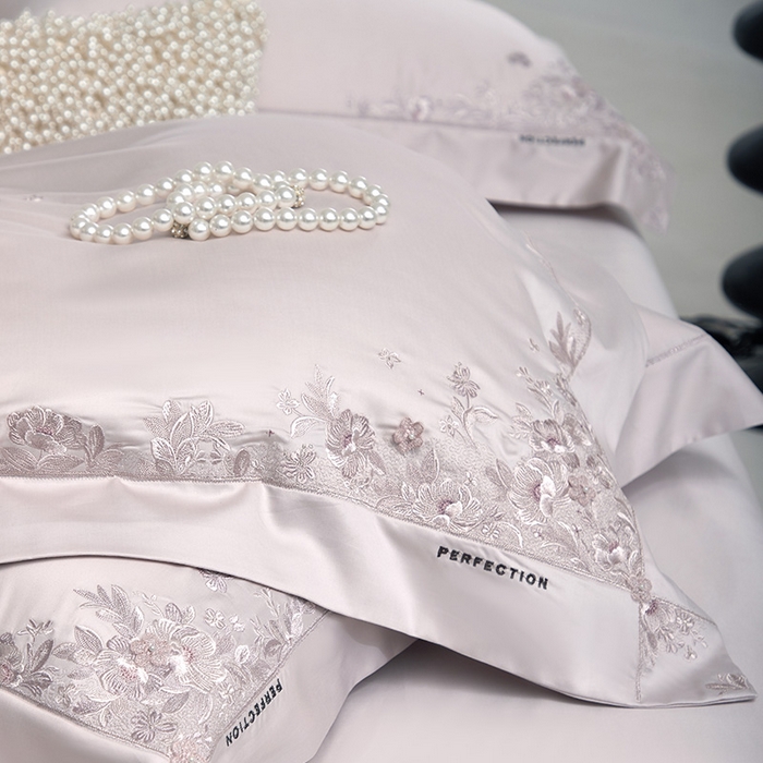 91家纺网 家纺一手货源 找家纺 诗黛尔 2026春夏新品 艾能棉刺绣 嘉伯丽尔系列 嘉伯丽尔-柔米咖