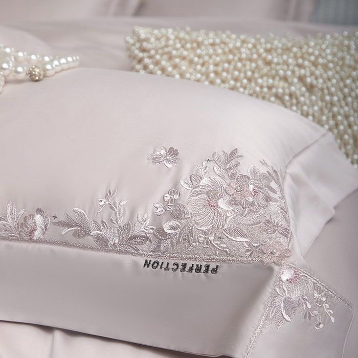 91家纺网 家纺一手货源 找家纺 诗黛尔 2026春夏新品 艾能棉刺绣 嘉伯丽尔系列 嘉伯丽尔-柔米咖