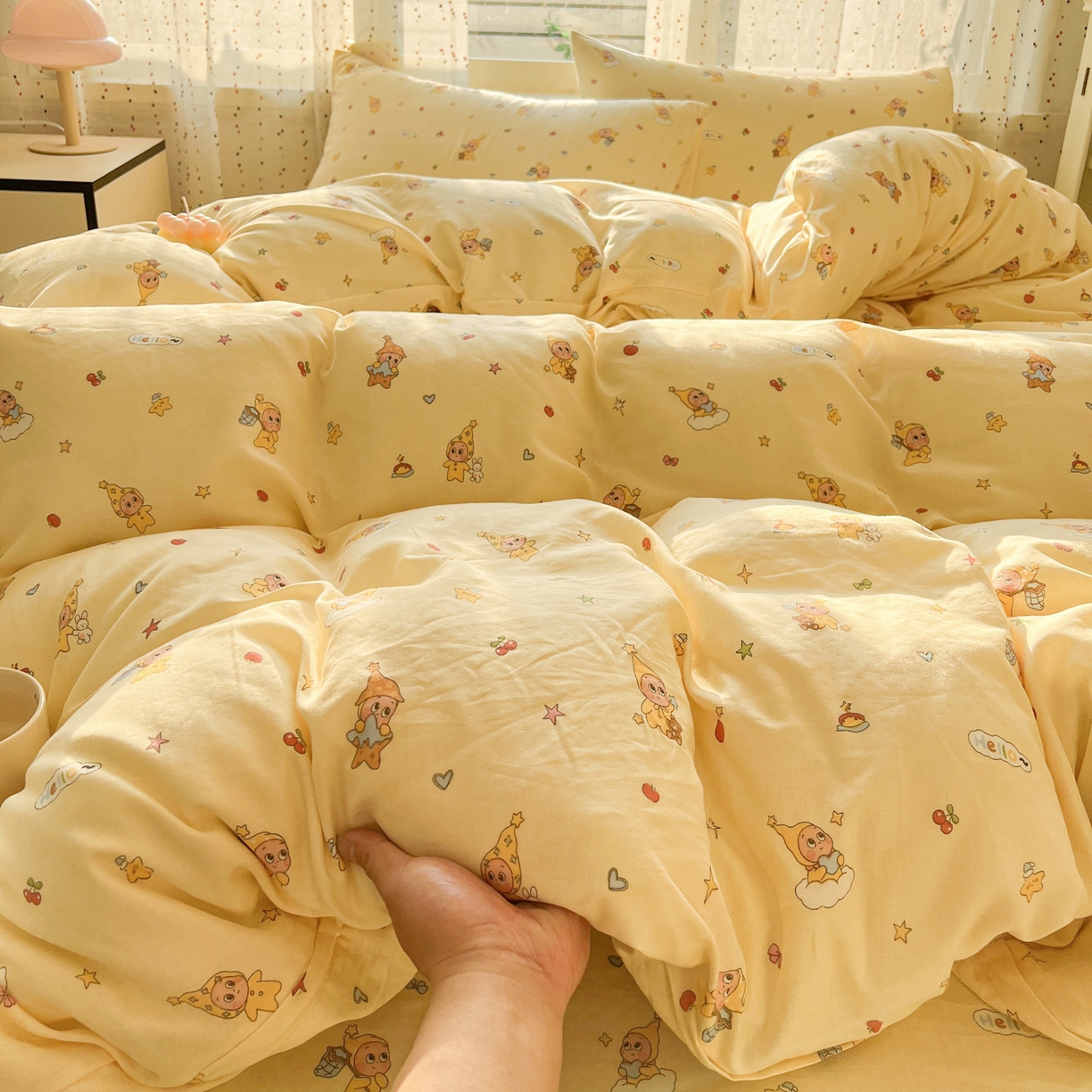 91家纺网 家纺一手货源 找家纺 感遇家纺 2026新款A类全棉有氧双层纱卡通四件套 星星人