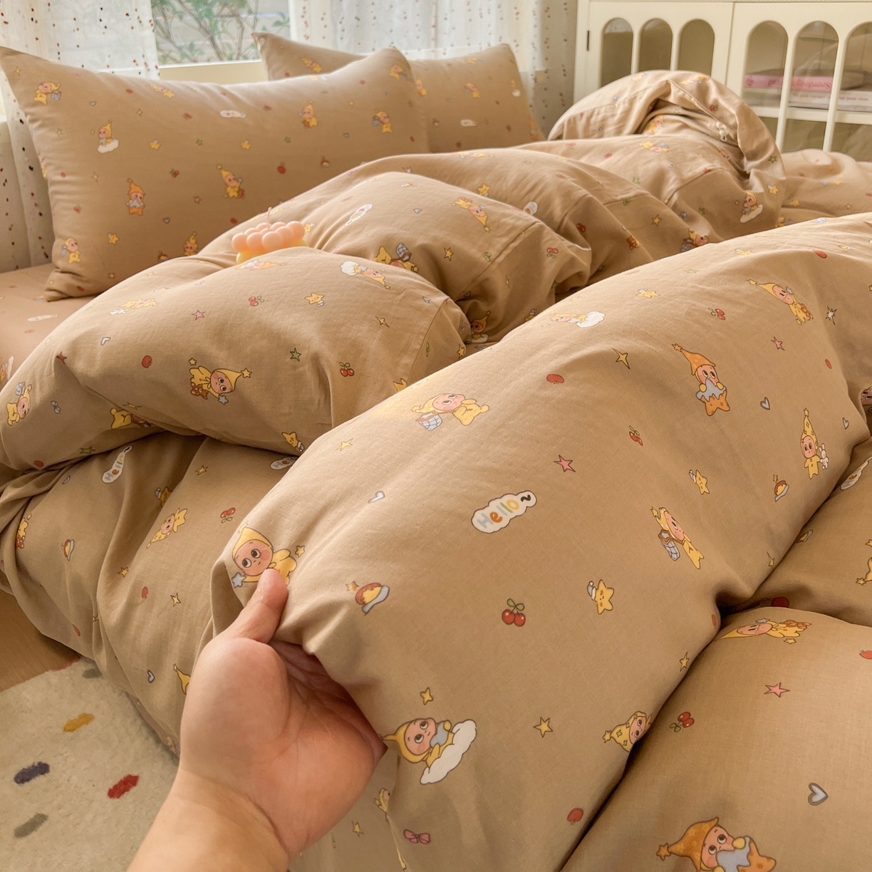 91家纺网 家纺一手货源 找家纺 感遇家纺 2026新款A类全棉有氧双层纱卡通四件套 星星人咖