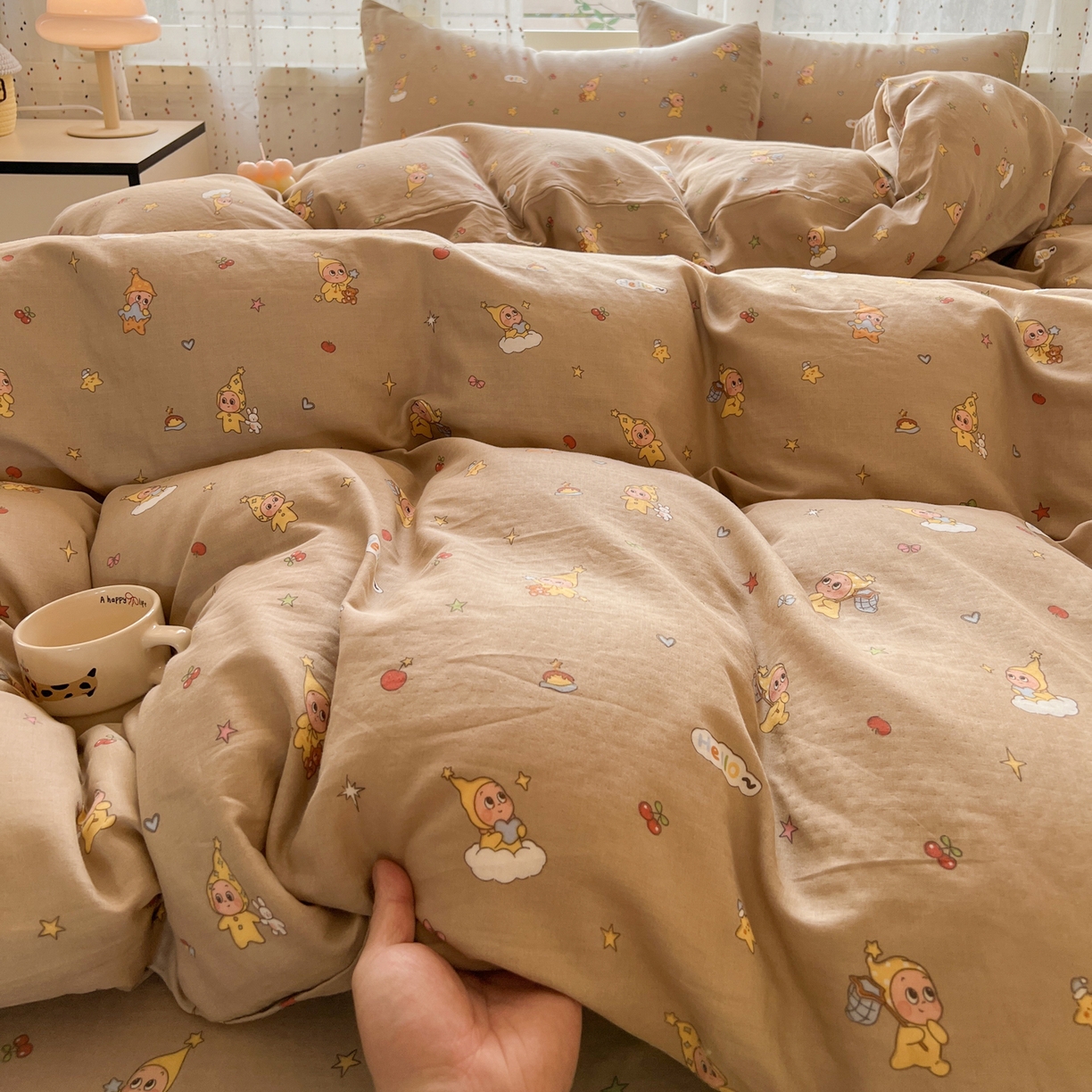 91家纺网 家纺一手货源 找家纺 感遇家纺 2026新款A类全棉有氧双层纱卡通四件套 星星人咖