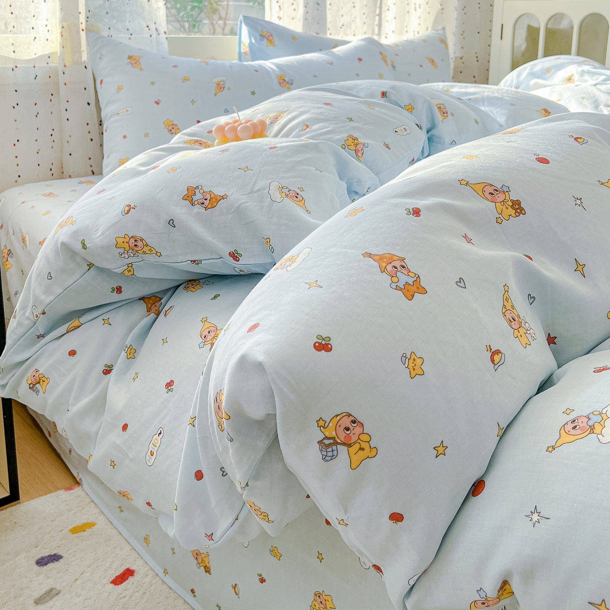 91家纺网 家纺一手货源 找家纺 感遇家纺 2026新款A类全棉有氧双层纱卡通四件套 星星人蓝