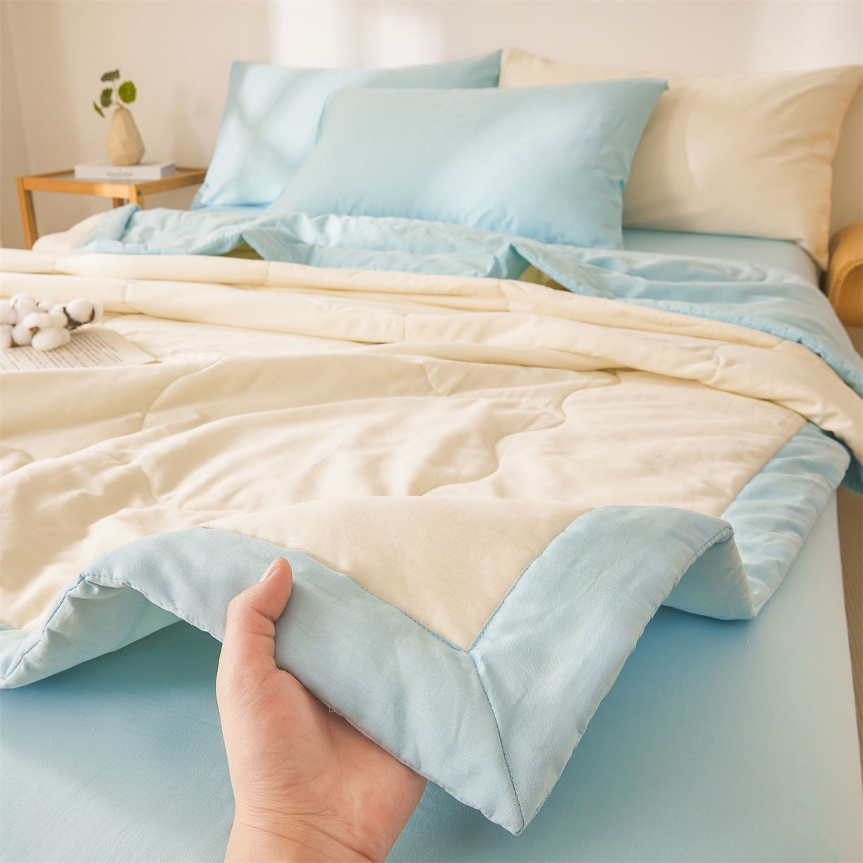 91家纺网 家纺一手货源 找家纺 晓时候 2026新款纯色100%里外全棉新疆棉花被纯棉夏凉被空调被夏被四件套被子被芯 里外全棉-月光白拼蓝